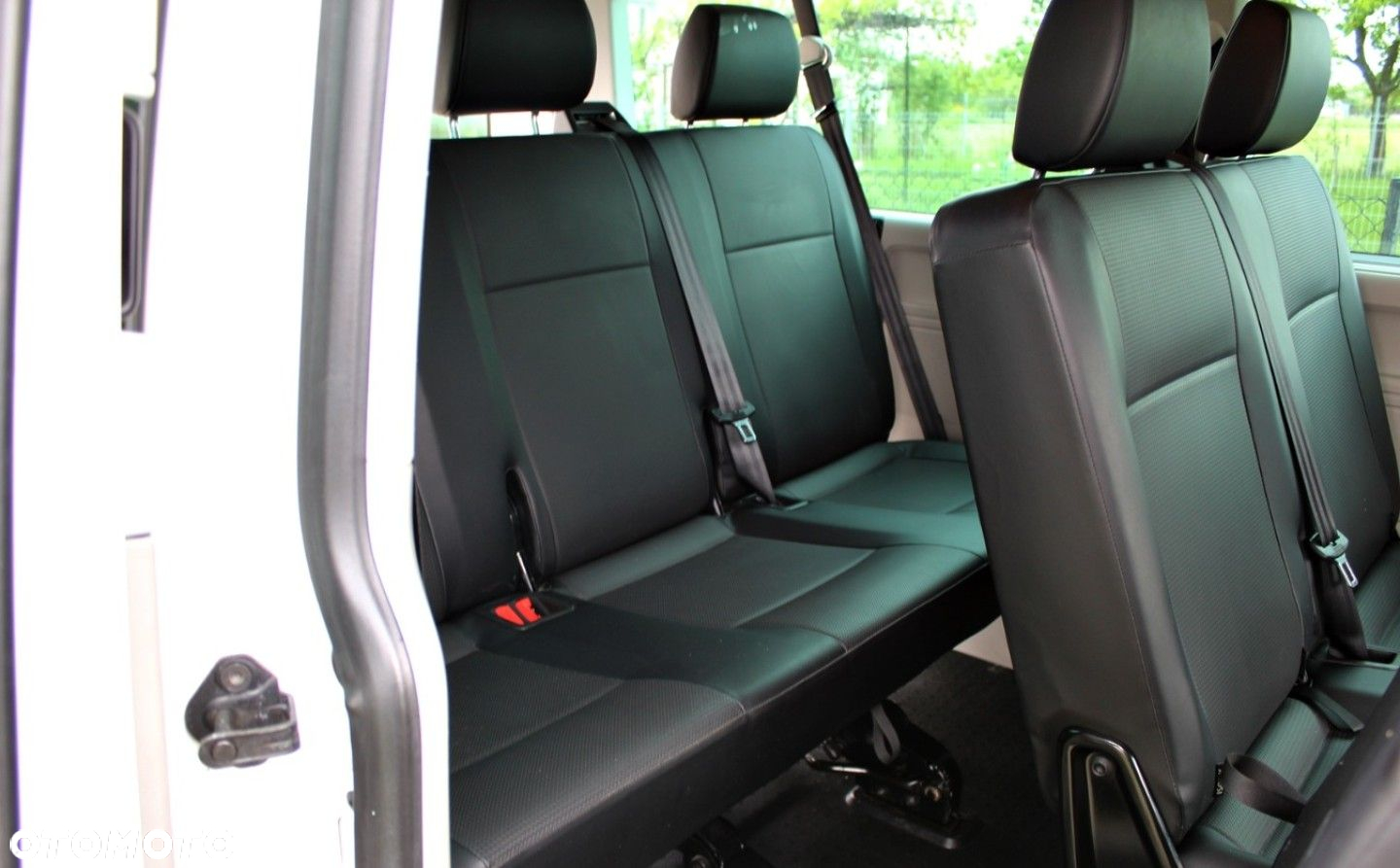 Volkswagen Caravelle - 14