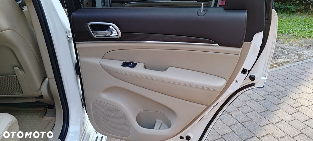 Jeep Grand Cherokee 3.0 CRD Overland Summit EU6 - 24