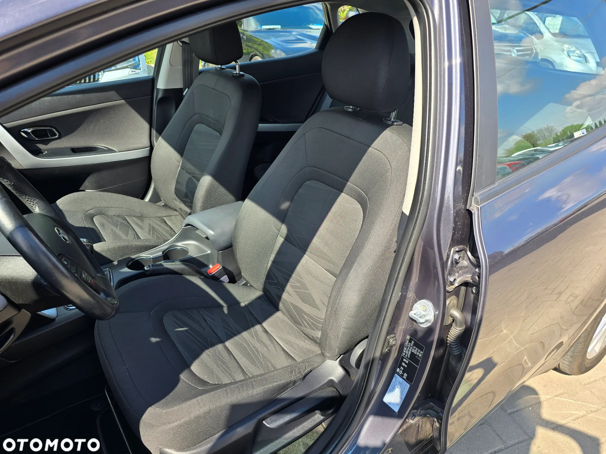 Kia Ceed - 12