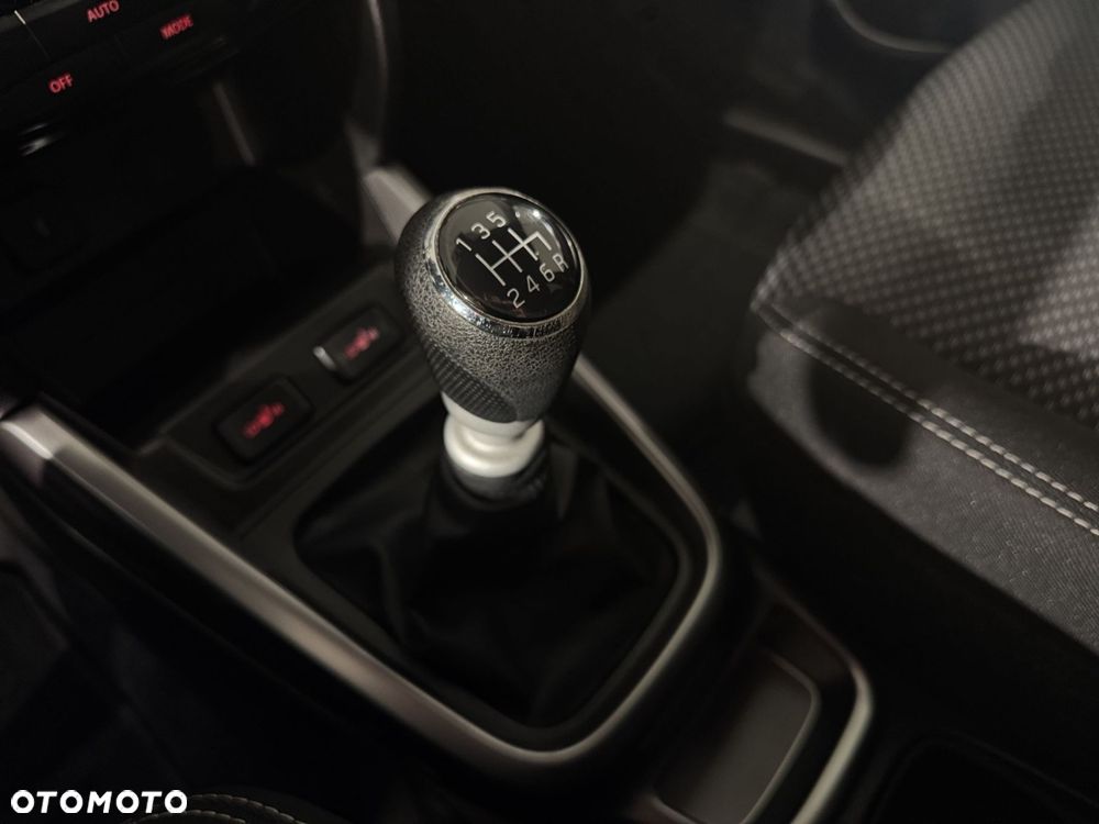 Suzuki Vitara - 25