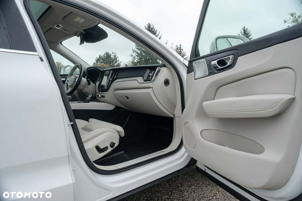 Volvo XC 60 D4 AWD Geartronic Inscription - 25