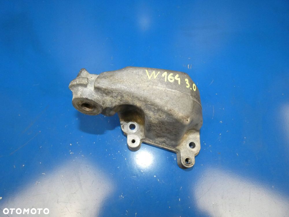 MERCEDES W164 W251 3.0 CDI 642 ŁAPA SILNIKA - 1