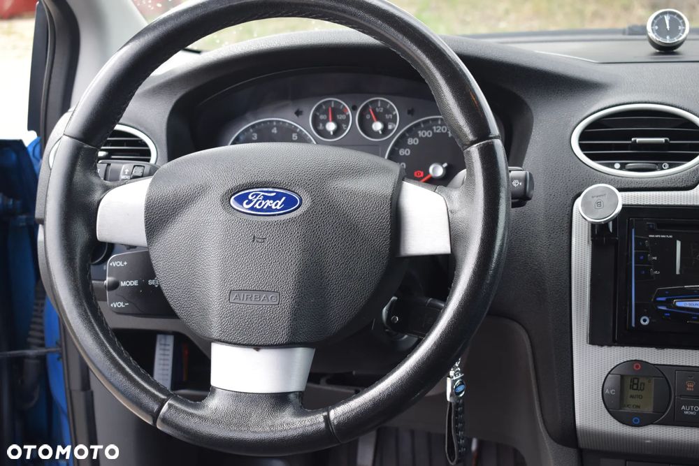 Ford Focus 2.0 16V Titanium - 9