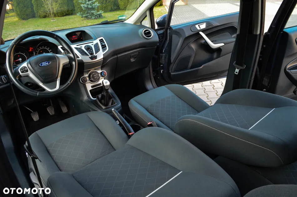 Ford Fiesta 1.25 Ambiente - 22