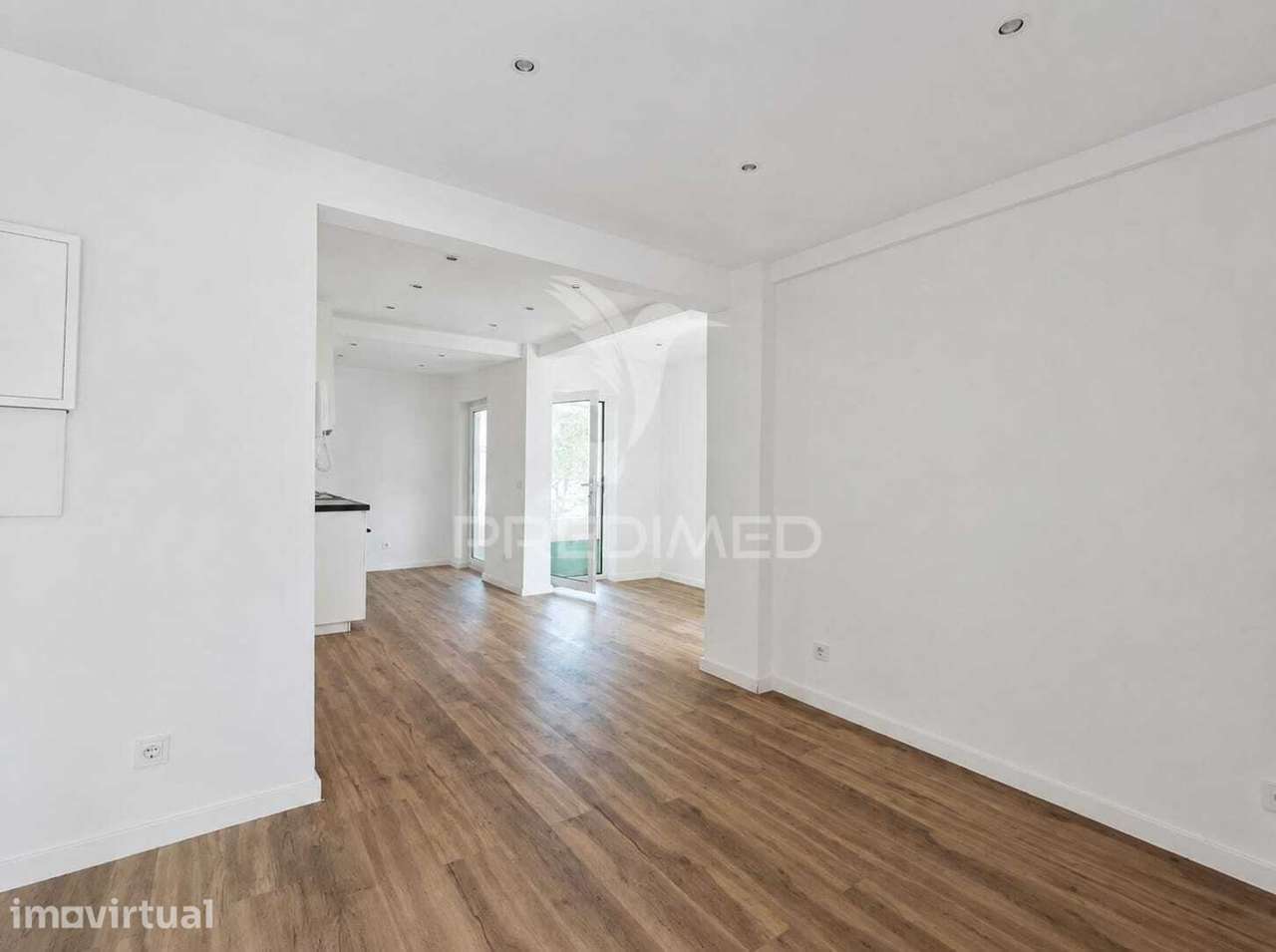 Apartamento T2 com varanda em Queluz - Grande imagem: 2/9