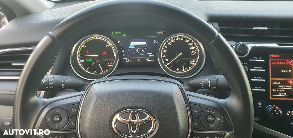 Toyota Camry 2.5 Exclusive - 25