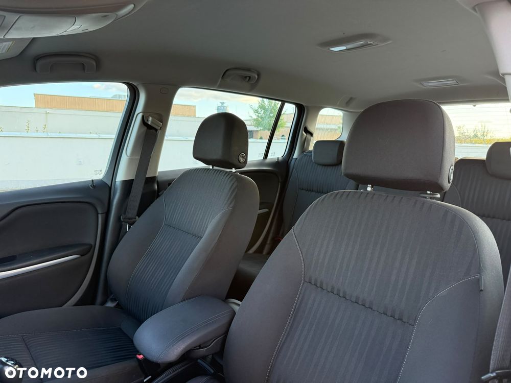 Opel Zafira - 11