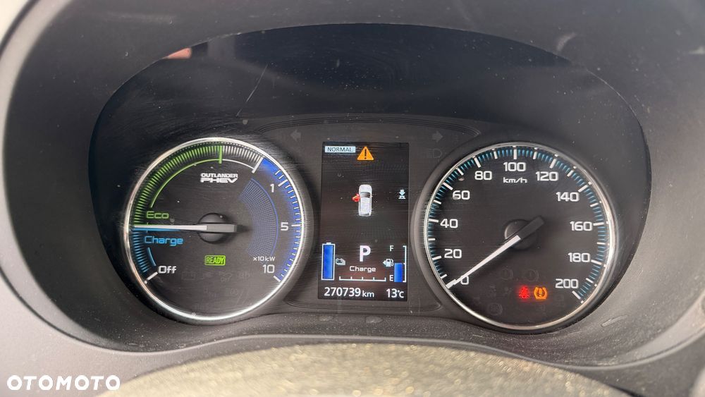 Mitsubishi Outlander - 20