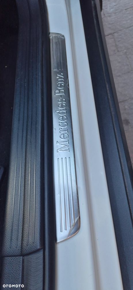 Mercedes-Benz GLA 180 7G-DCT - 19