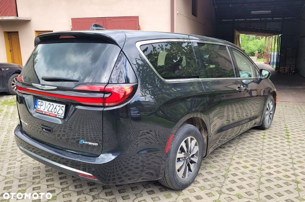 Chrysler Pacifica - 5
