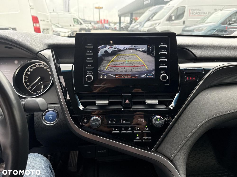 Toyota Camry 2.5 Hybrid Comfort CVT - 18