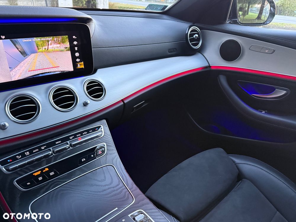 Mercedes-Benz Klasa E 220 d 4-Matic AMG - 24