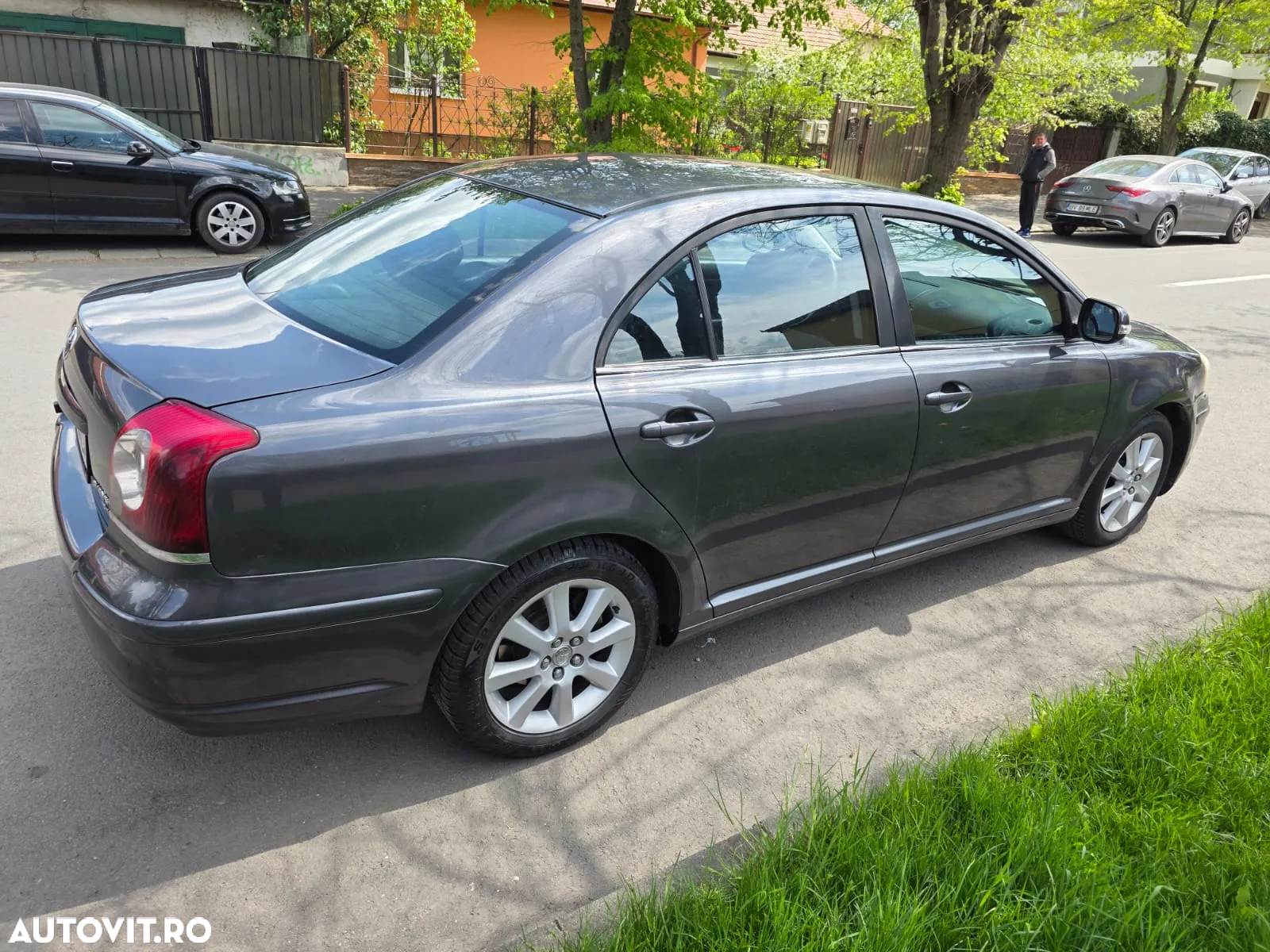 Toyota Avensis - 2