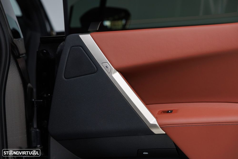 BMW iX xDrive 50 Pack Desportivo - 23