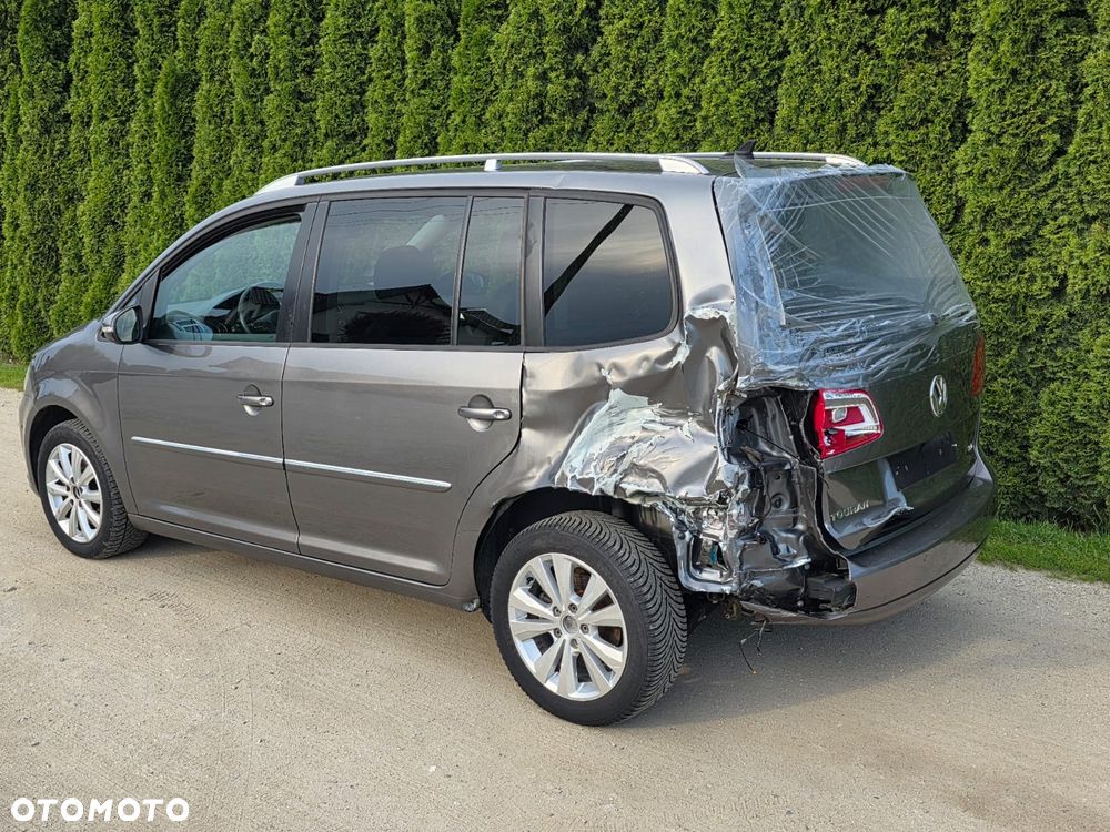 Volkswagen Touran - 13