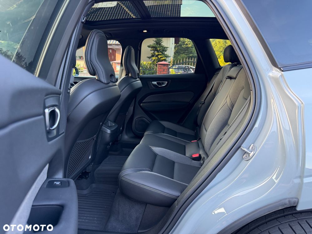 Volvo XC 60 B5 B AWD Plus Black Edition - 20