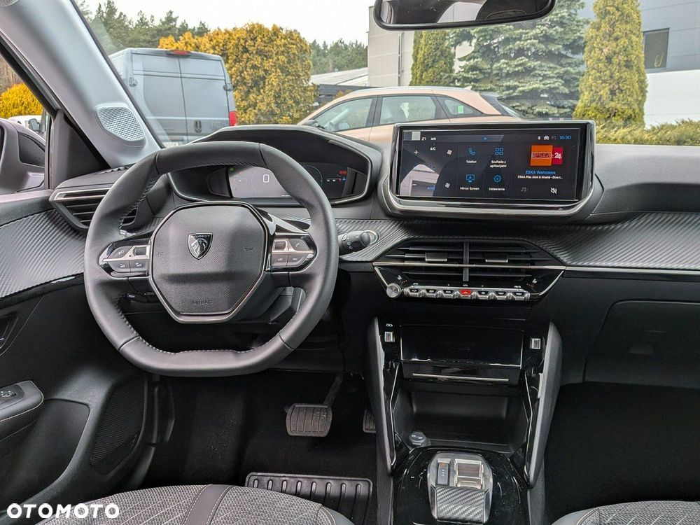 Peugeot 208 - 12