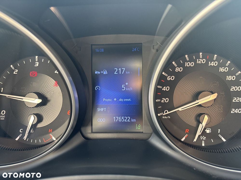 Toyota Avensis 2.0 D-4D Premium - 19