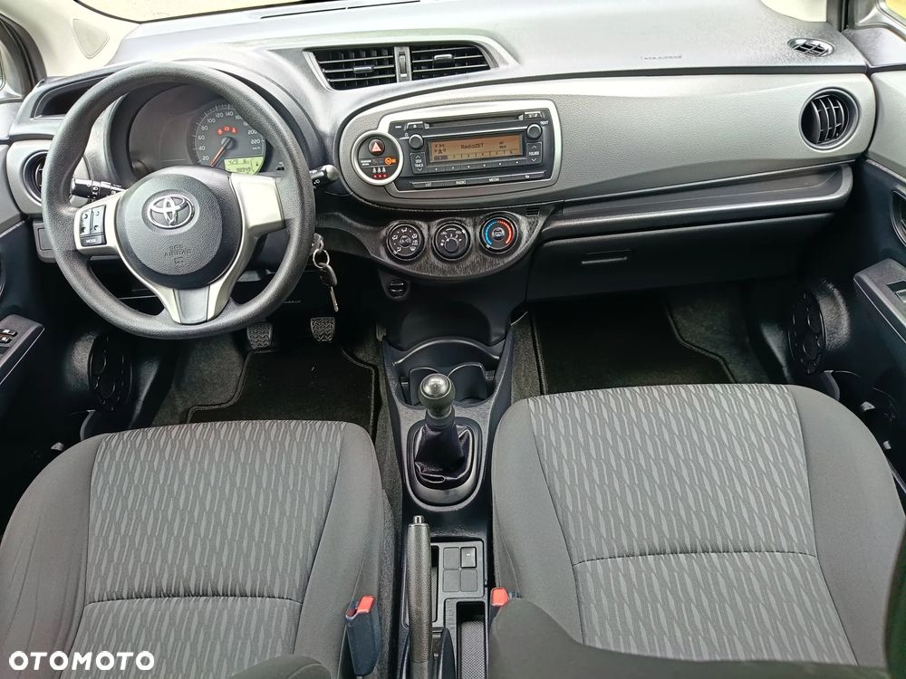Toyota Yaris - 30