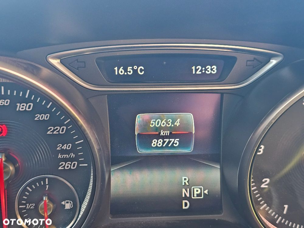 Mercedes-Benz CLA 220 4-Matic AMG Line - 15