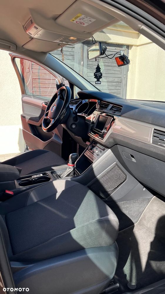 Volkswagen Touran - 6