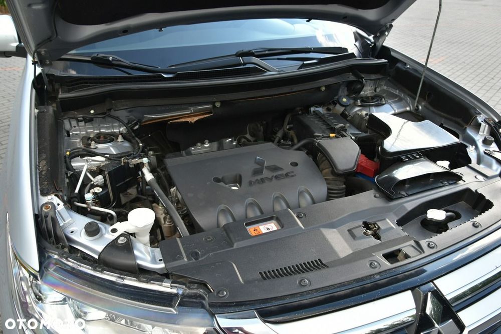 Mitsubishi Outlander - 27