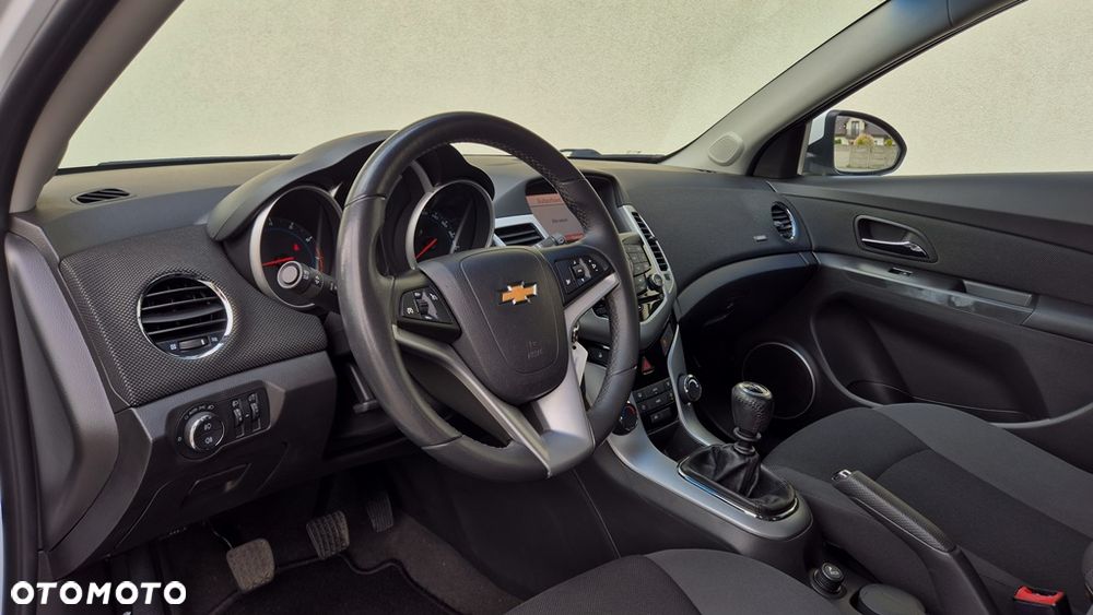 Chevrolet Cruze 1.6 LT+ - 4