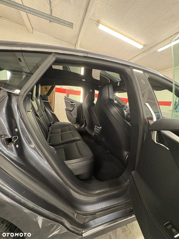 Tesla Model S Long Range Plus - 12