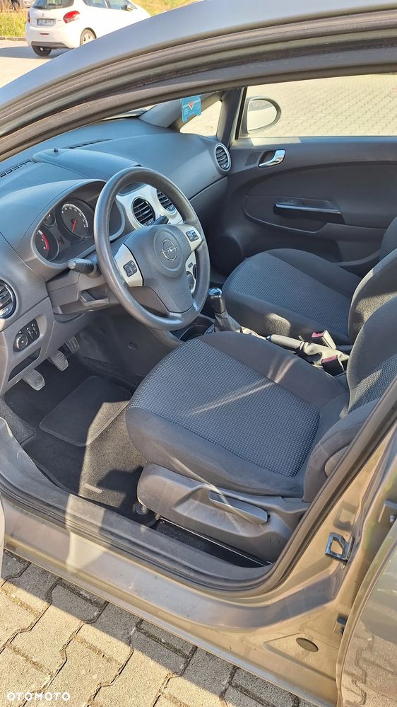 Opel Corsa - 11