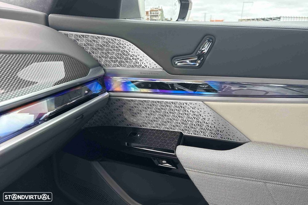 BMW i7 xDrive60 - 10