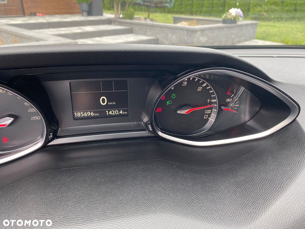 Peugeot 308 1.5 BlueHDi Allure Pack S&S - 21