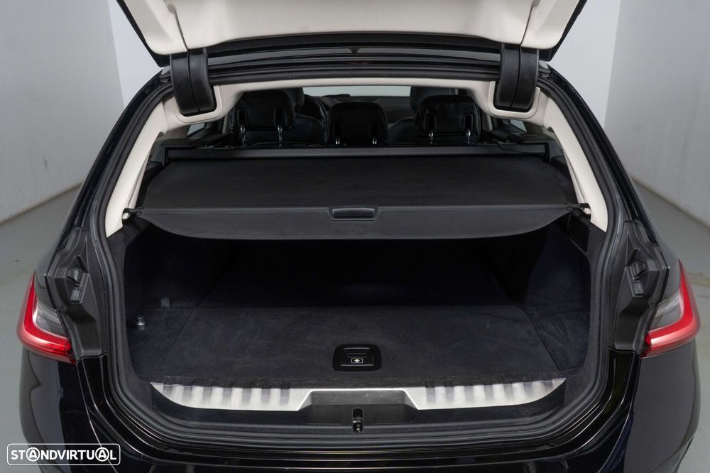BMW 330 e Line Luxury Auto - 14