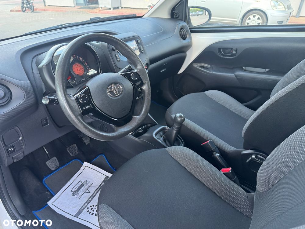 Toyota Aygo x - 11