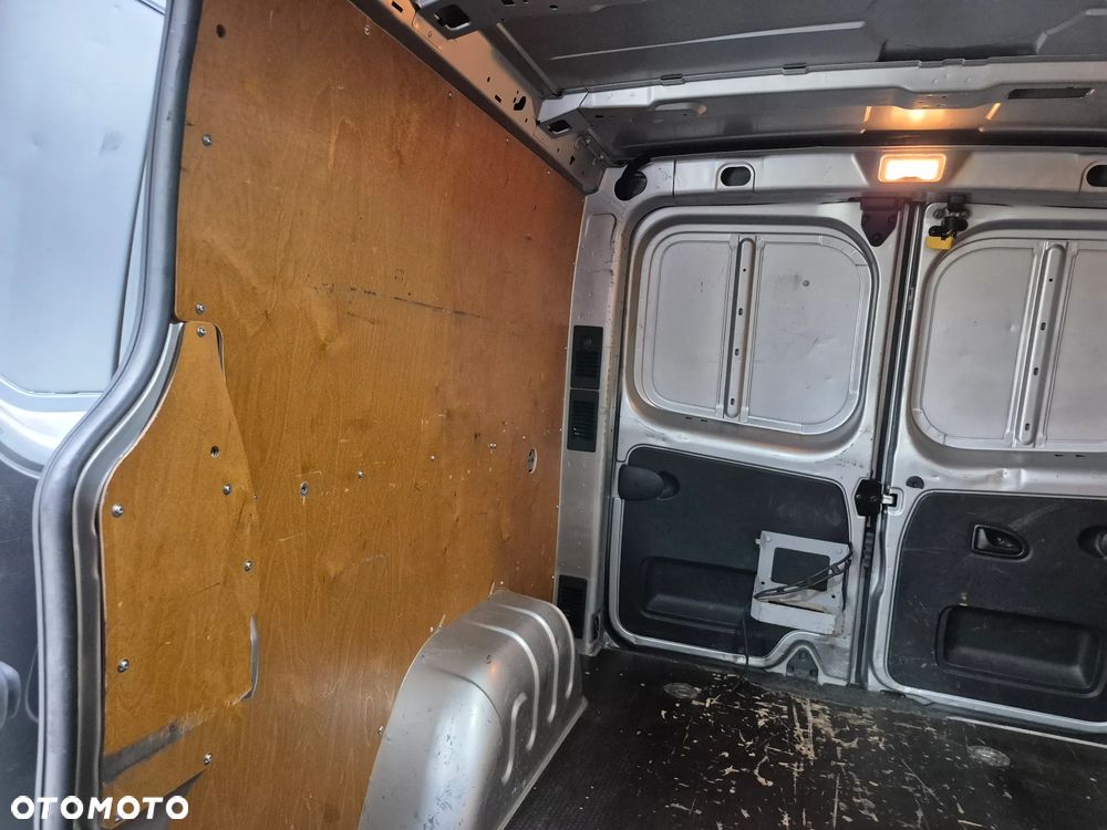 Opel Vivaro - 16