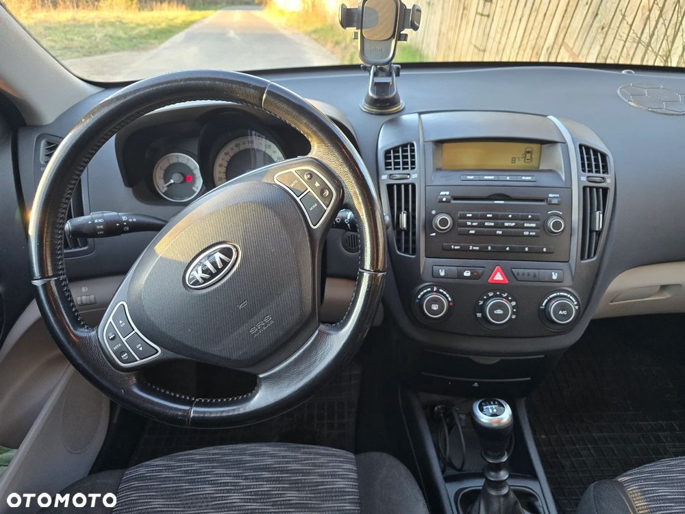 Kia Ceed 1.6 CVVT LX - 19