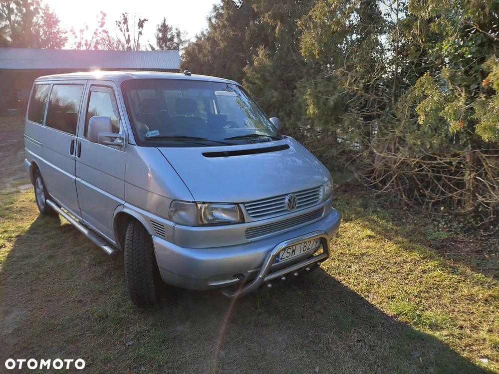 Volkswagen Multivan - 1
