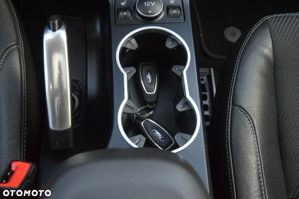 Ford Kuga 2.0 TDCi 2x4 Titanium - 23