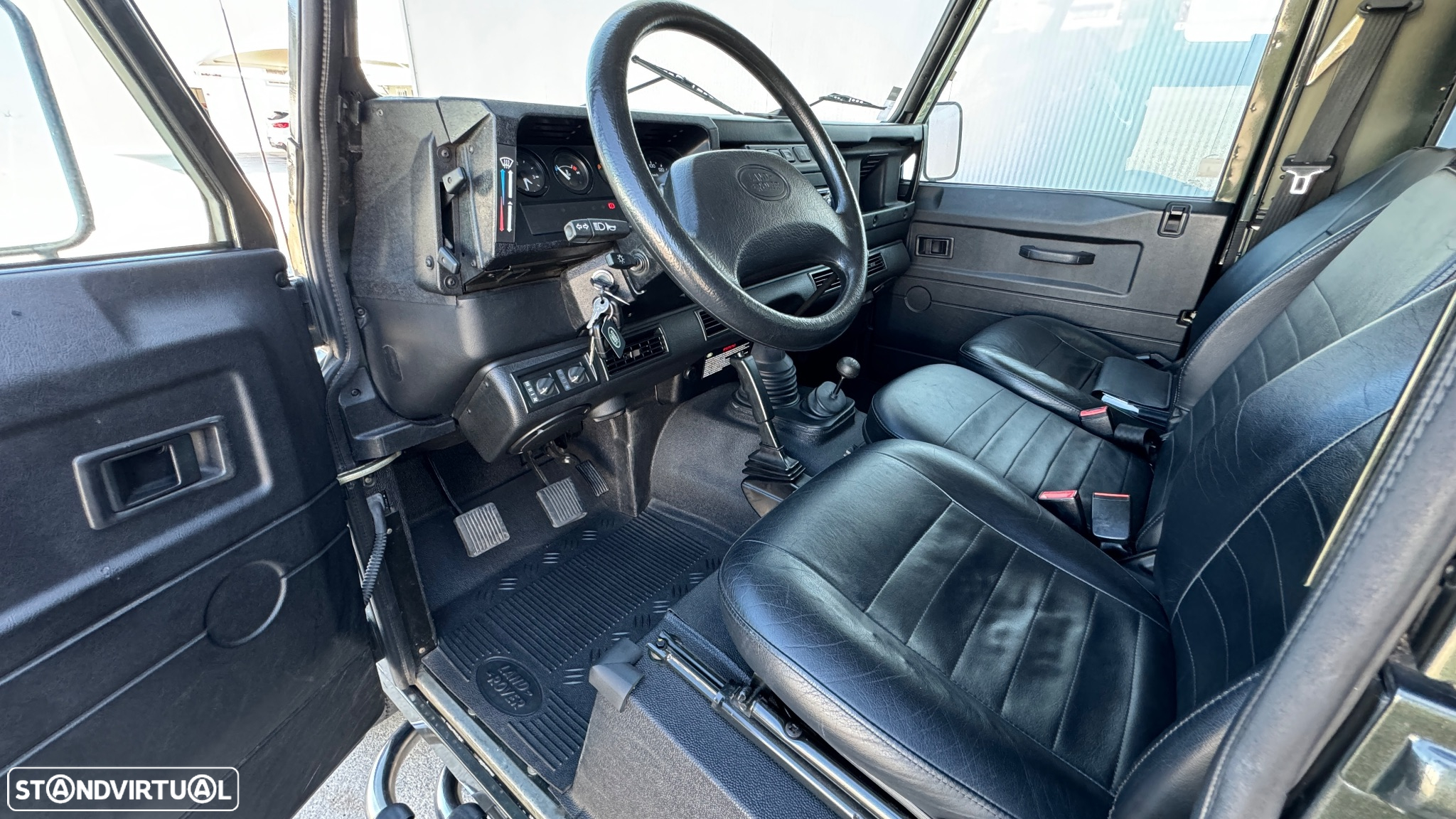 Land Rover Defender 90 SW 2.5 Td5 SE - 31