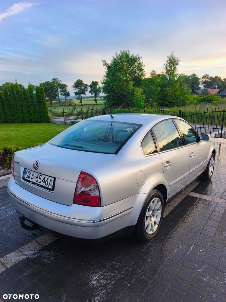 Volkswagen Passat 1.6 - 4