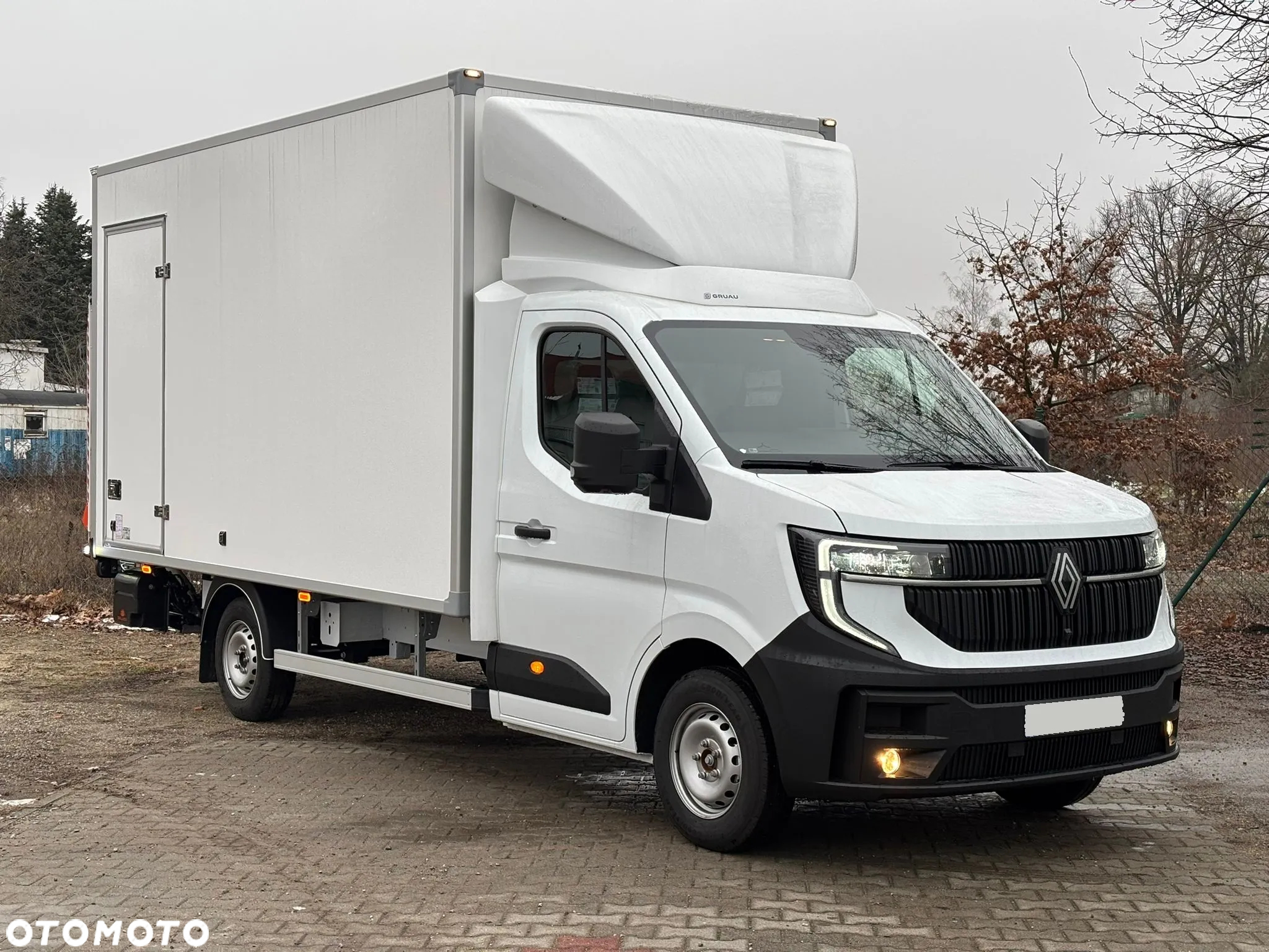Renault Master 9EP kontener z windą - 9