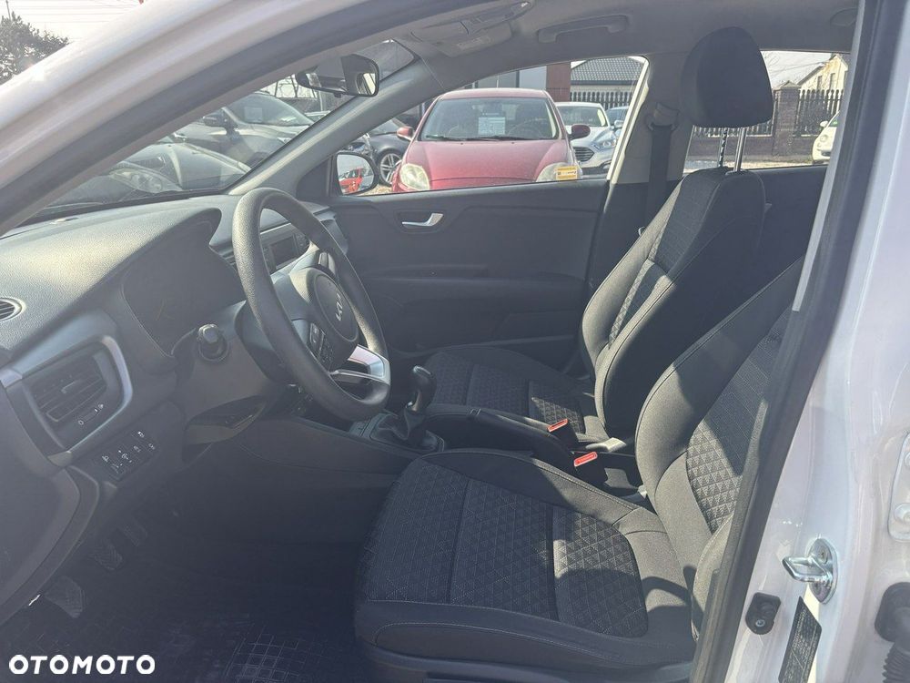 Kia Rio - 19