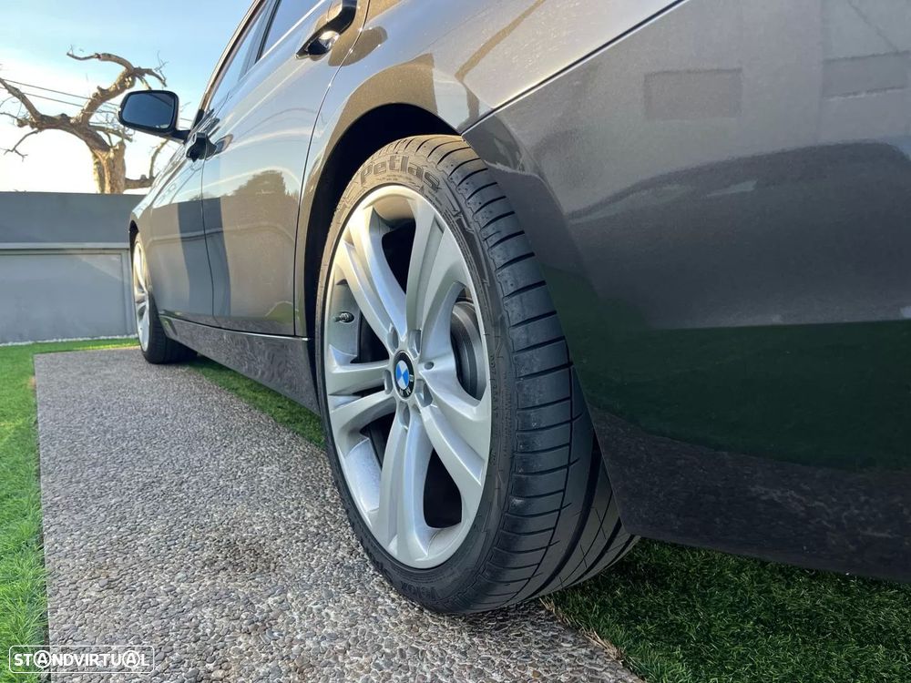 BMW 320 d Touring Aut. M Sport - 19