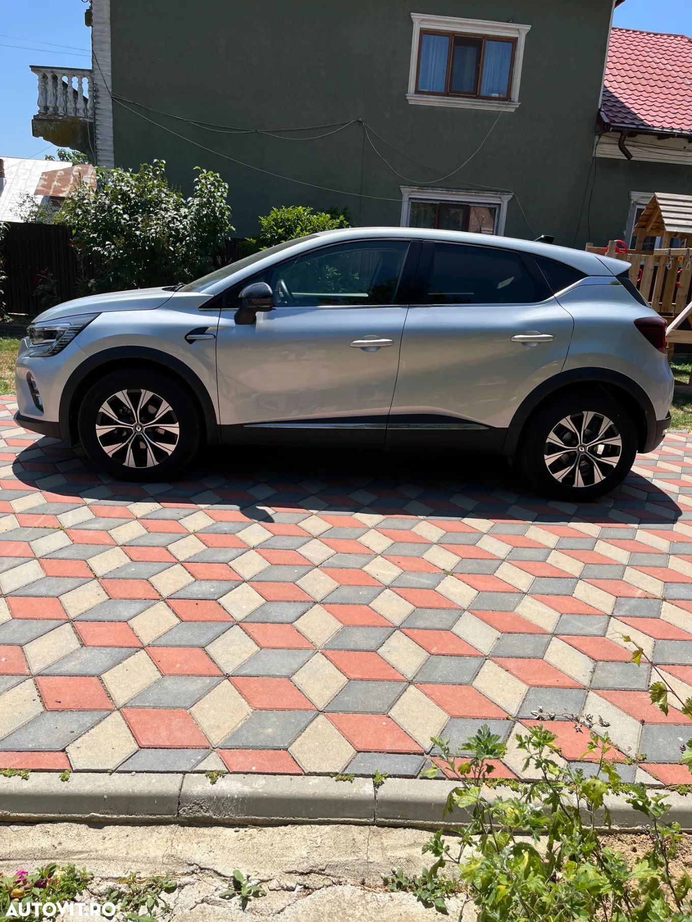Renault Captur MHEV 140 EDC Techno - 1