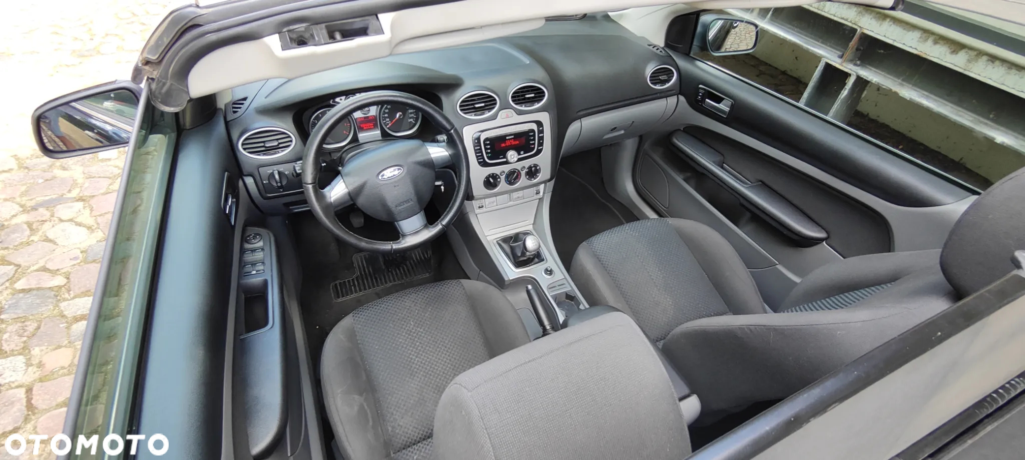 Ford Focus Coupe-Cabriolet 2.0 16V Trend - 16