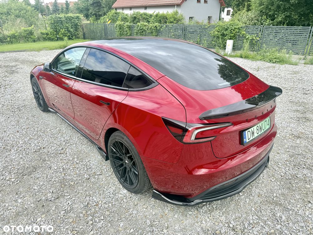 Tesla Model 3 - 3
