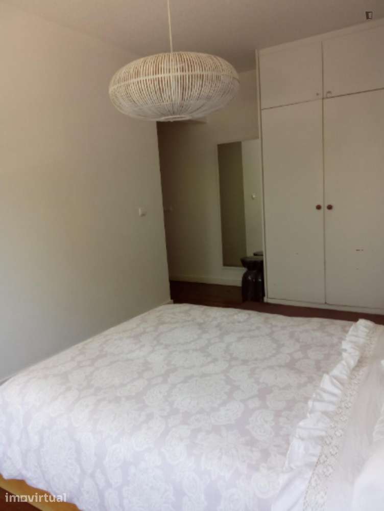 Quarto - localizado em Carnide Lisbon - Grande imagem: 2/11