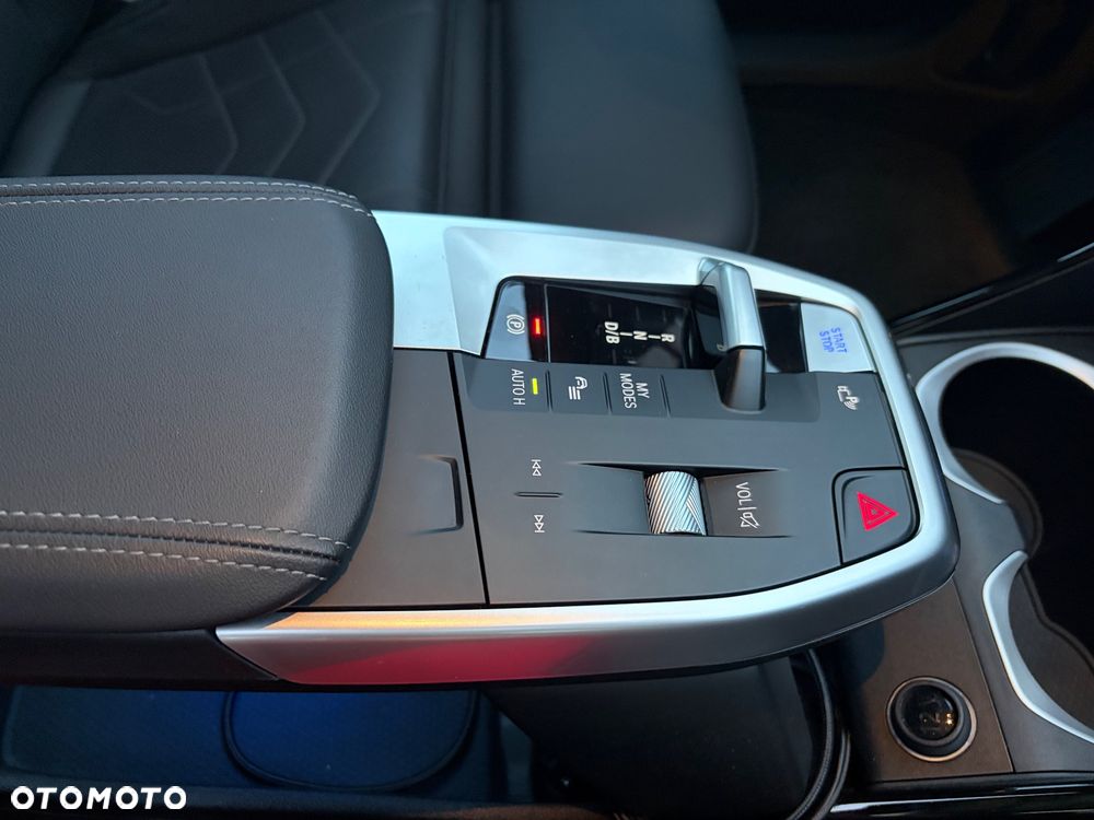 BMW iX1 eDrive20 66.5kWh xLine - 15