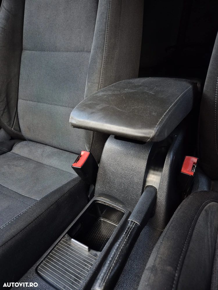 Volkswagen Golf 1.6 TDI DPF Style - 17