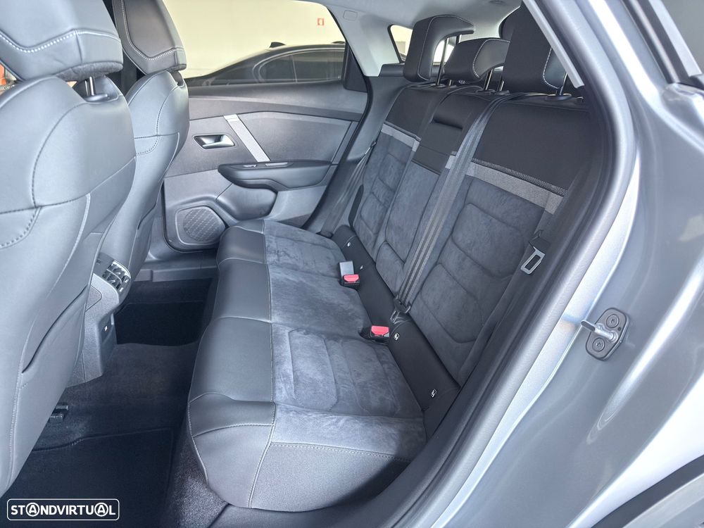 Citroën C4 1.2 PureTech Max EAT8 - 26