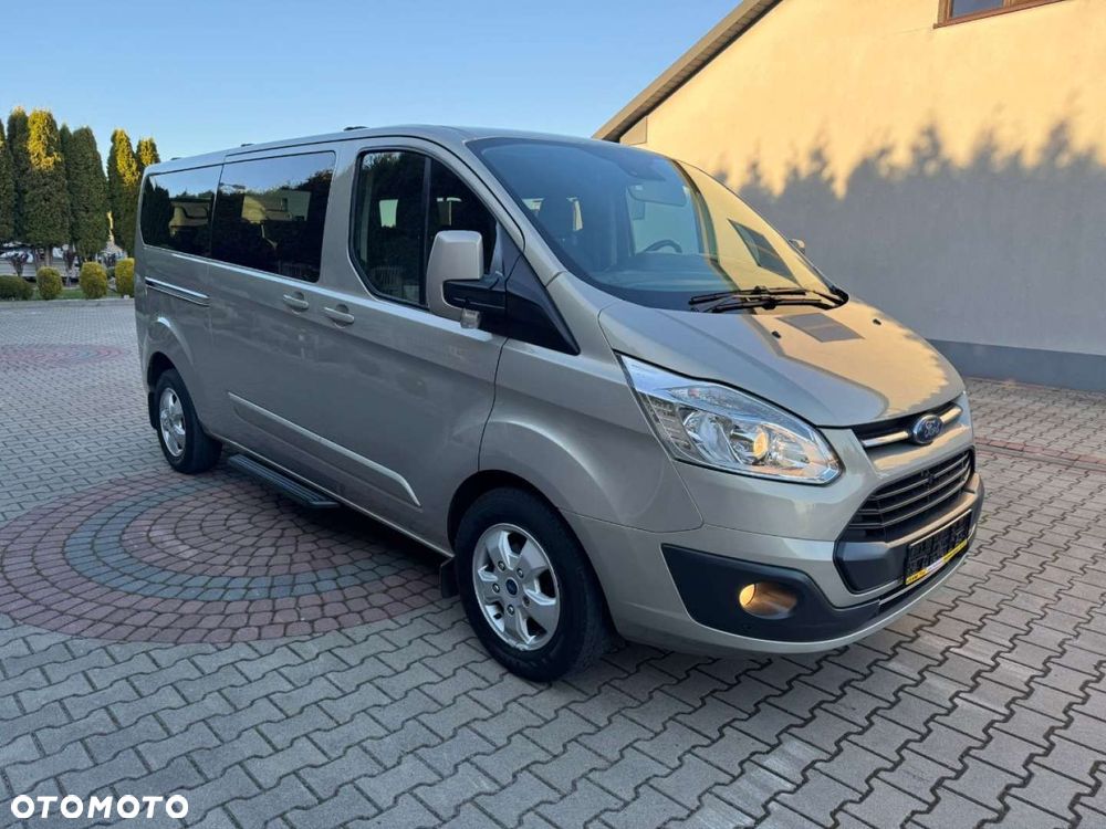 Ford Tourneo Custom - 24